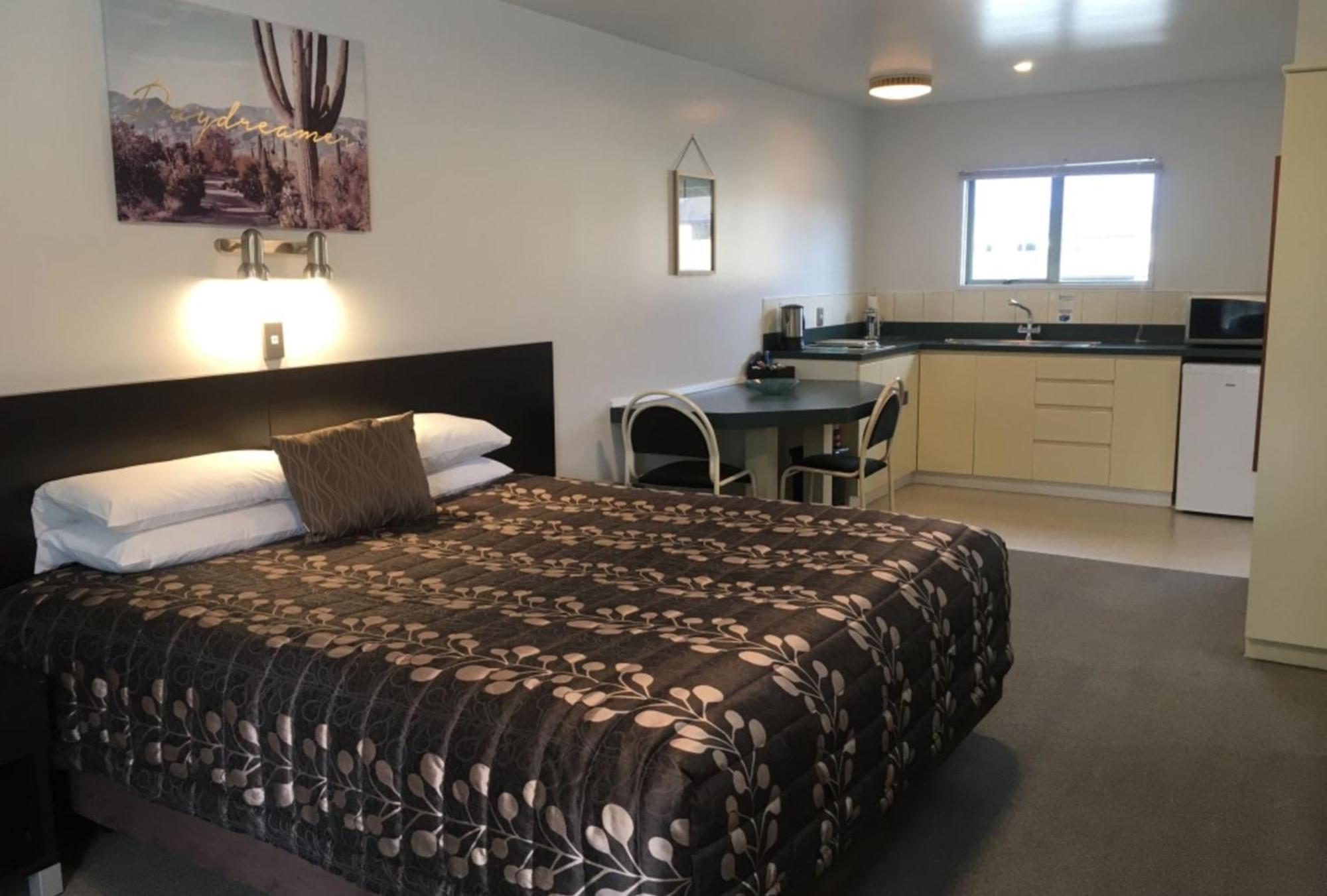 קרומוול Colonial Manor Motel חדר תמונה