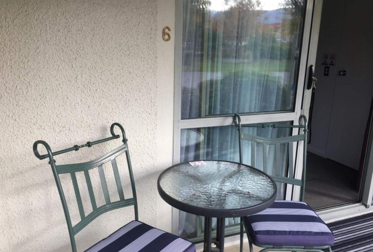 קרומוול Colonial Manor Motel מראה חיצוני תמונה