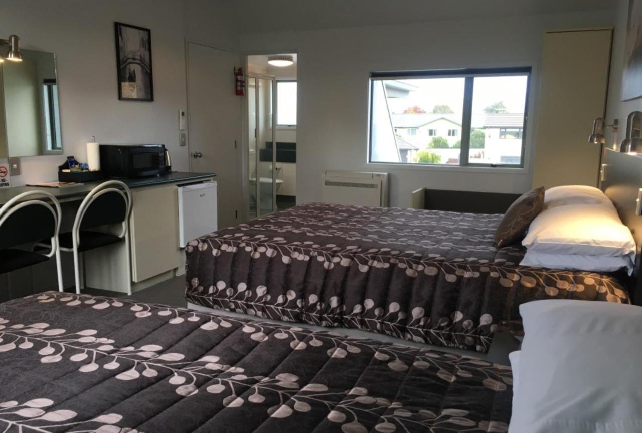 קרומוול Colonial Manor Motel מראה חיצוני תמונה