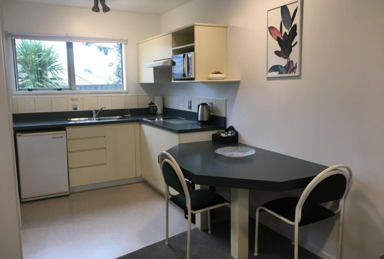 קרומוול Colonial Manor Motel מראה חיצוני תמונה