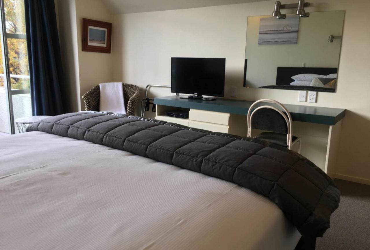 קרומוול Colonial Manor Motel מראה חיצוני תמונה